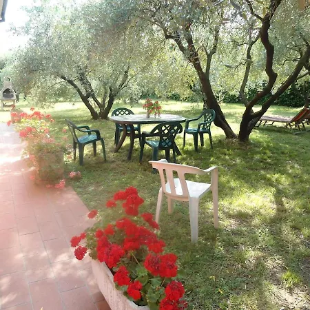 Parking With Garden Near The Sea Caniparola di Fosdinovo